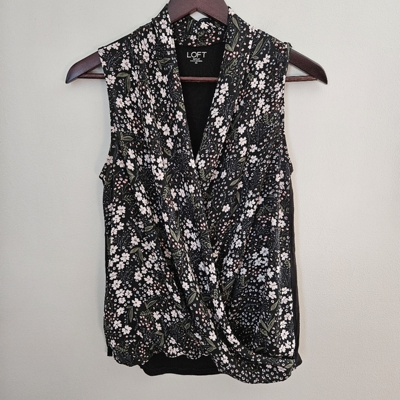 Loft Blouse Tank Top Floral Faux Wrap Black Business Casual Neutral V-Neck - Picture 8 of 8